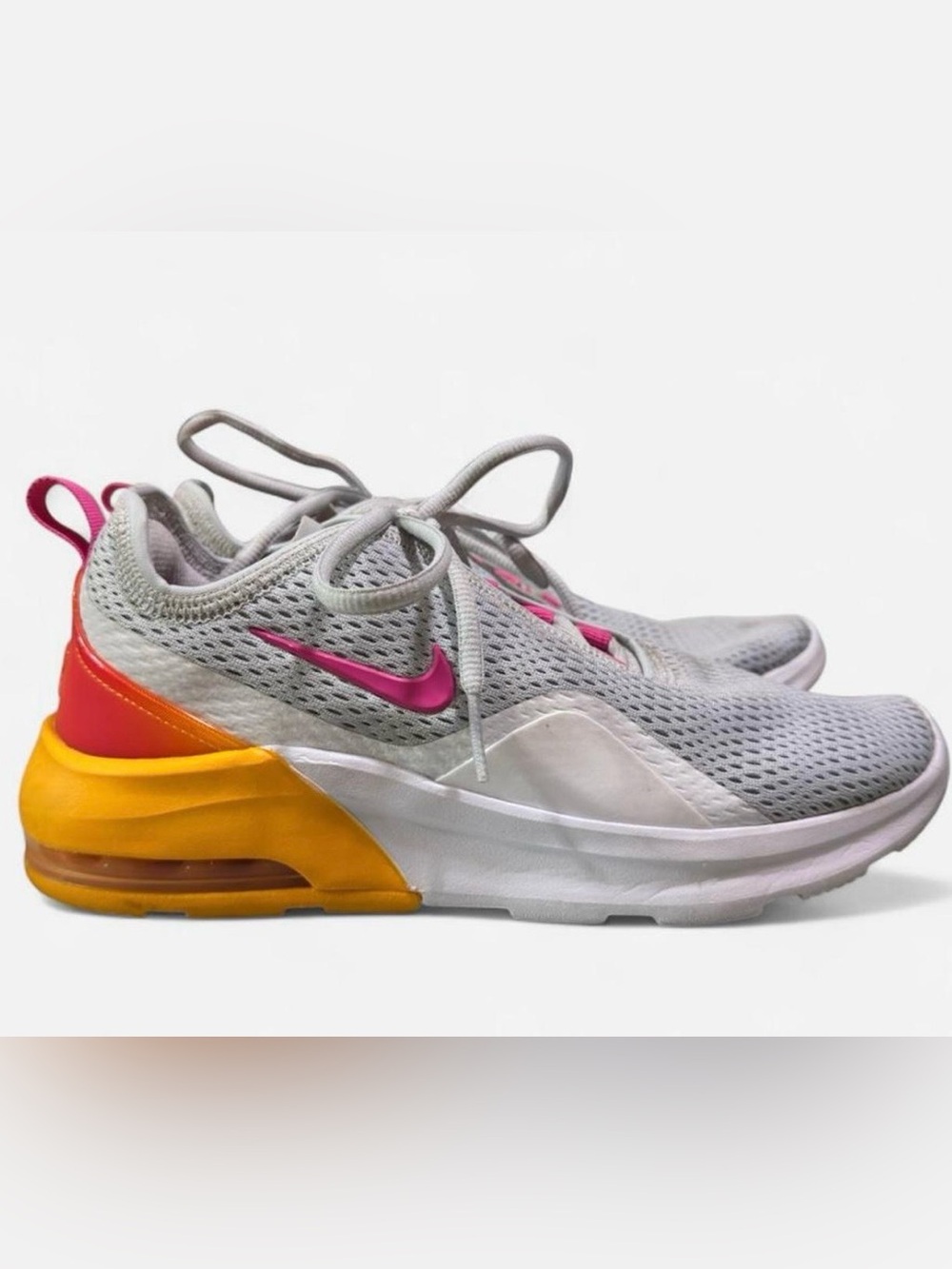 Nike Air Max Motion 2 Women’s Size 6 Pure Platinum Pink Yellow CJ9996-001